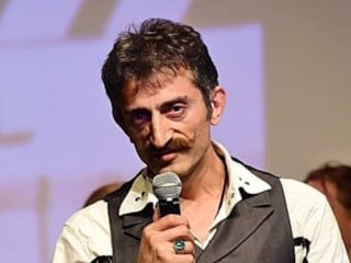 İcralık olmuştu! Oyuncu Metin Keçeci galada görüntülendi