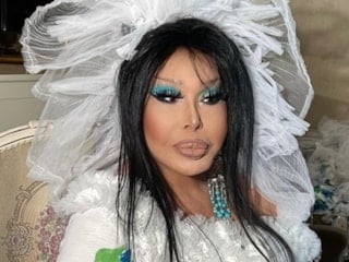 Bülent Ersoy'un isyanı: Para çok aşk yok