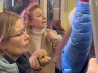 Eskişehir’de köpeğiyle tramvaya binen kadın araçtan indirildi