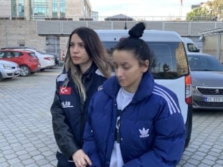 Samsun'da arkadaşlarını elektrik süpürgesinin demiriyle dövüp telefonunu gasbettiler