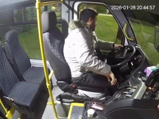 Bursa'da halk otobüsünde zamanla yarış: Kalp krizi geçiren yolcu için acile kırdı