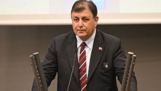 Cemil Tugay: AK Parti'ye geçersem yakın çevrem yüzüme bakmaz