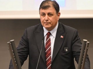 Cemil Tugay: AK Parti'ye geçersem eşim boşarım dedi