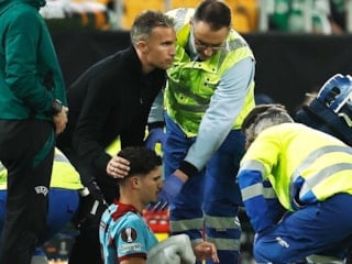 Avrupa gecesi kabusa döndü: Robin Van Persie oğlunu endişeli gözlerle izledi