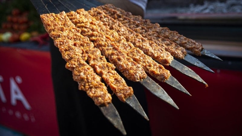 Gıdada hile ifşa edildi: Et ürünlerinde kanatlı eti, baharatlarda yasaklı boya