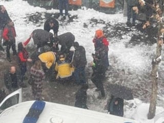 Bingöl'de çatıdan düşen kar kütlesi can aldı