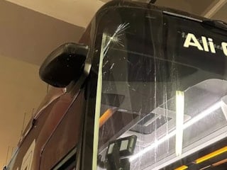 Trabzonspor'un takım otobüsüne taşlı saldırı