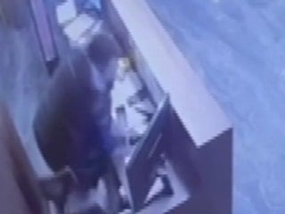 İstanbul Beylikdüzü'nde siteye silahlı saldırıda güvenlik görevlisi ağır yaralandı