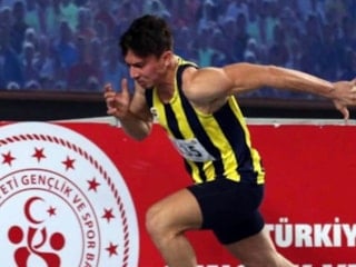 Oğuz Uyar, 200 metrede Türkiye rekoru kırdı