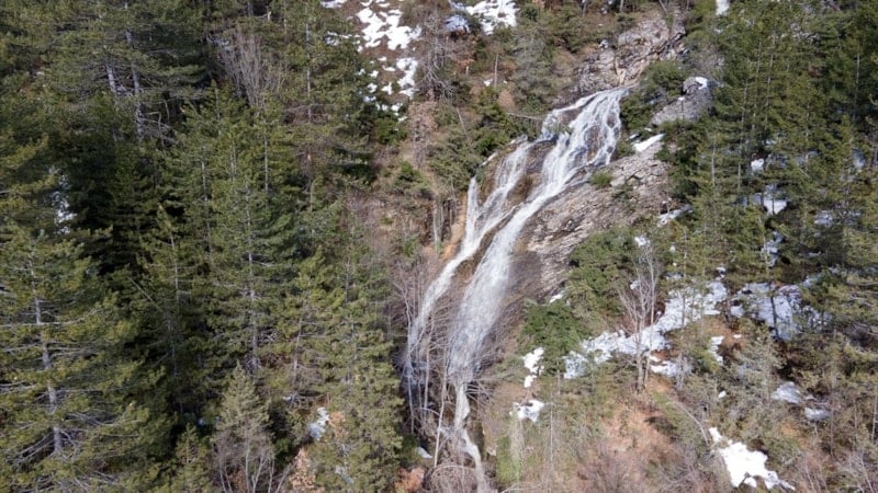 Kastamonu’da karların eriyişiyle oluşan 'Kar Şelalesi' büyülüyor