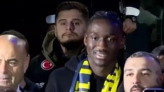 Fenerbahçe'nin yeni transferi Sidiki Cherif, ailesiyle beraber İstanbul'a geldi