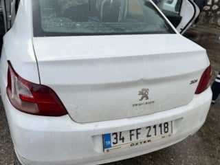 Burdur'da iki aracın kafa kafaya çarpışması sonucu yaşanan kazada 6 kişi yaşamını yitirdi