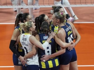 Fenerbahçe, derbide Galatasaray'a set vermedi