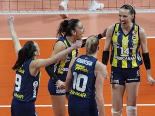 Fenerbahçe, derbide Galatasaray'a set vermedi