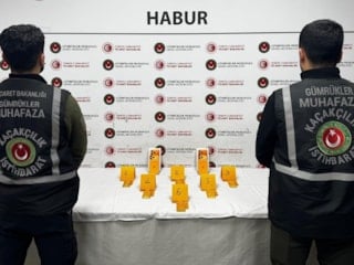 Şırnak'taki gümrükte ayakkabı içine gizlenmiş 41 kilo altın yakalandı