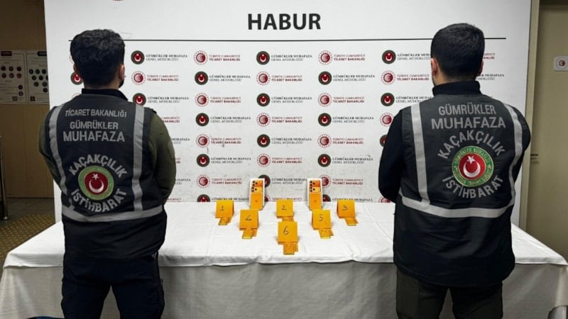 Şırnak'taki gümrükte ayakkabı içine gizlenmiş 41 kilo altın yakalandı