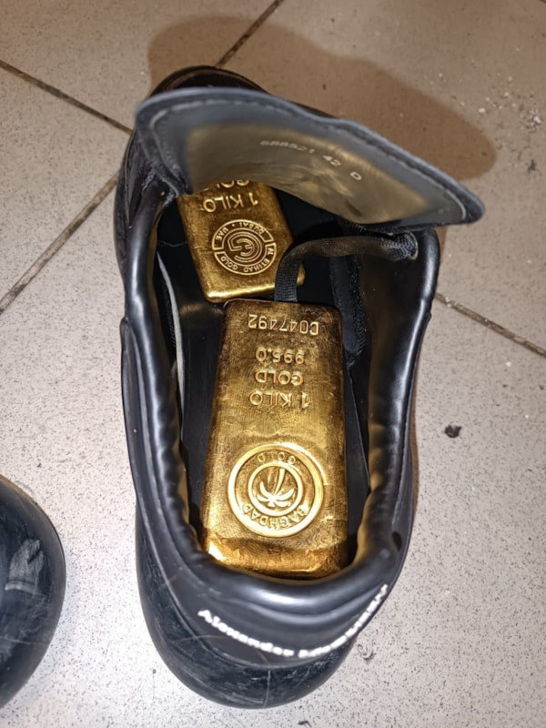 Şırnak'taki gümrükte ayakkabı içine gizlenmiş 41 kilo altın yakalandı - Ensonhaber