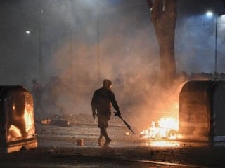 İtalya'da göstericiler polisle çatıştı: 11 polis yaralı