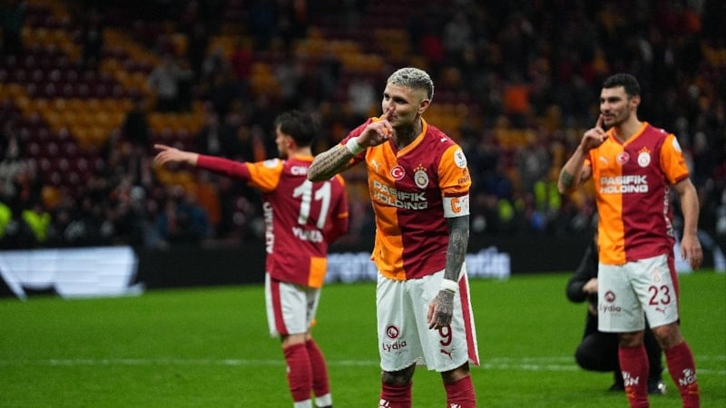 Noa Lang, Mauro Icardi ve Victor Osimhen'den maç sonu üçlü