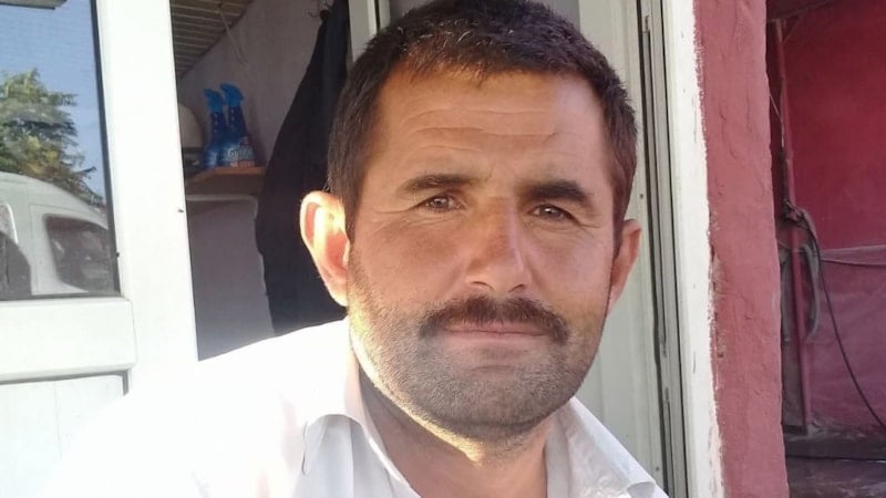 Aksaray'da uçan çatının altında kalan kişi yaşamını yitirdi