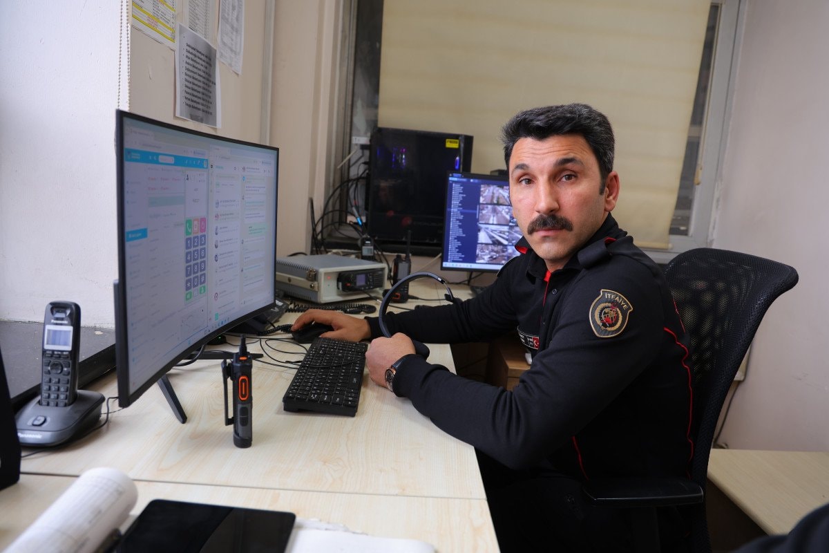 112 Acil Çalışmalarında Görevini Sürdüren İtfaiye Personeli Mehmet Demir'in Deprem Haftasında Yaşananlar