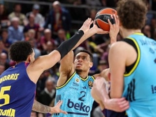 Fenerbahçe deplasmanda Barcelona'yı devirdi