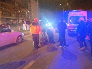 Bursa'da yayaya motosiklet çarptı: 2 yaralı