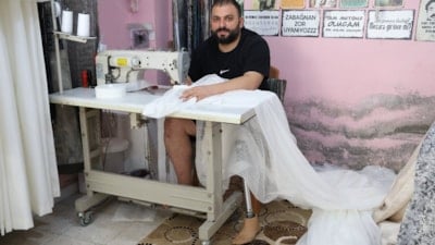 Hatay'da depremde 55 saat enkaz altında kaldı, yaşama tutundu