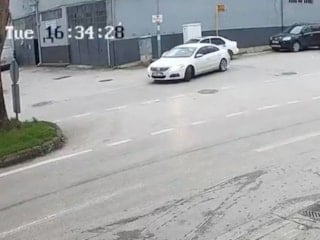 Bursa’da motosiklet sürücüsünün kaza anı kameraya yansıdı