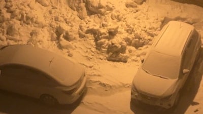 Hakkari'de kar yağışı etkisini sürdürüyor