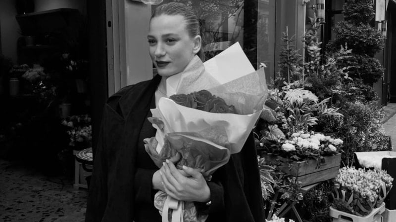 Serenay Sarıkaya'dan yeni kareler geldi