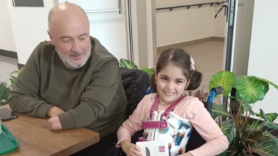 Hatay'da depremde 2 çocuğunu kaybetti, 2 bin çocuğa destek oldu