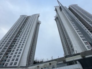 İstanbul'da yaşadığı evin balkonundan düşen çocuk hayatını kaybetti