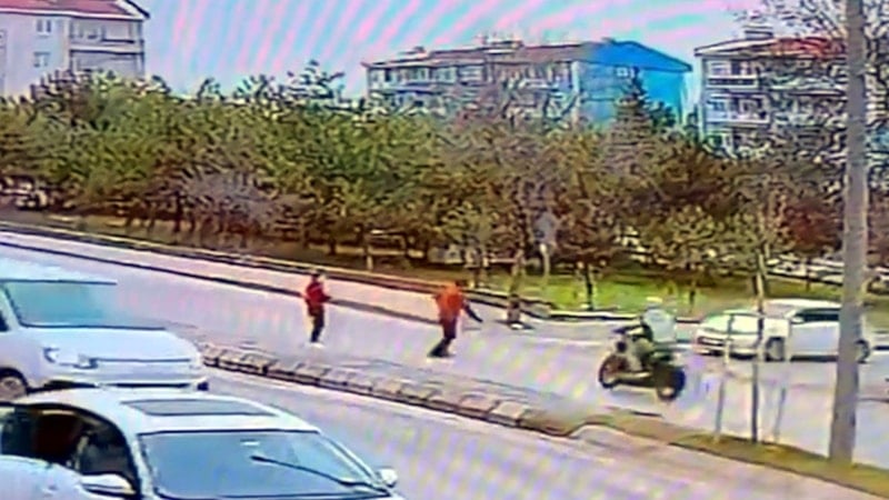 Edirne'de torunuyla yürürken motosiklet çarptı