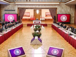 Numan Kurtulmuş, parti temsilcileriyle komisyon toplantısı gerçekleştirdi