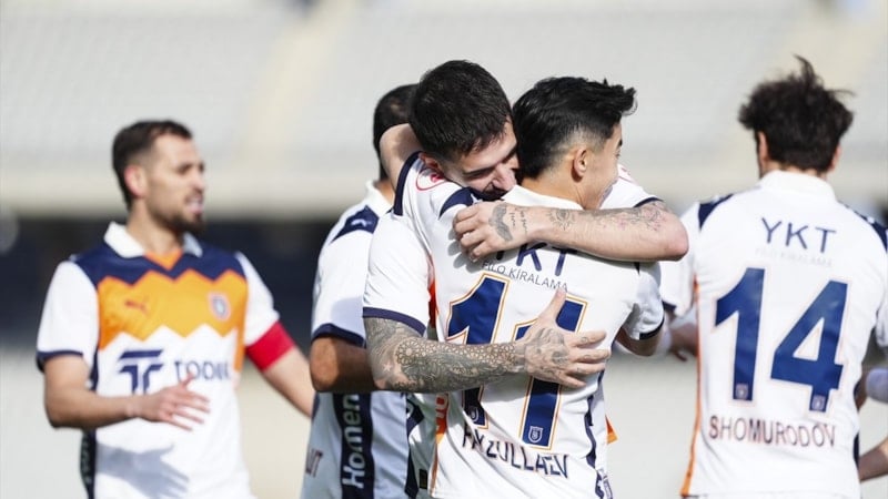 Başakşehir, Fatih Karagümrük'ü rahat geçti