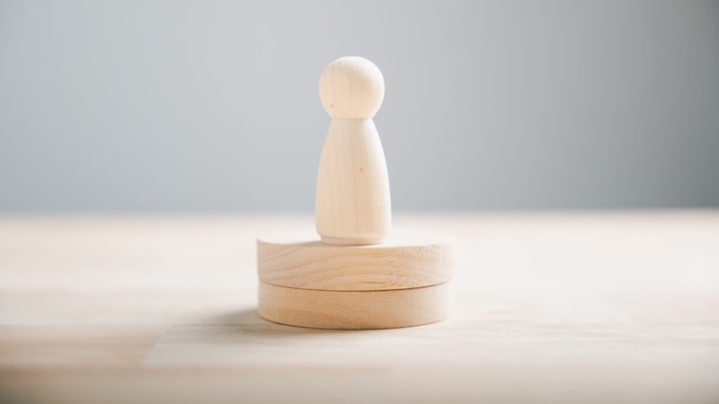 Duygusal minimalizim: Kalabalık ilişkilerden sade hayatlara