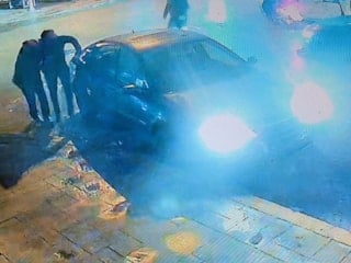 Edirne'de çarptığı motosiklet sürücüsünü hastaneye götürdü