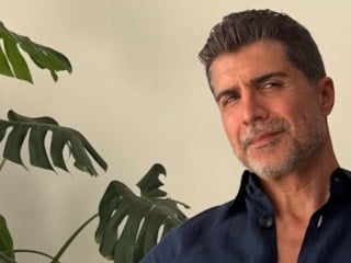 Özcan Deniz annesi Kadriye Deniz için para yağdırdı! Kardeşleri açıklama yaptı