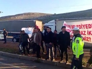 Özgür Özel, Hataylı depremzedeler tarafından protesto edildi