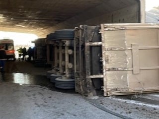 Çankırı’da tır devrildi: 4 yaralı