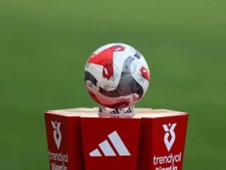 Futbolda 'ara transfer' dönemi bu gece sona erecek