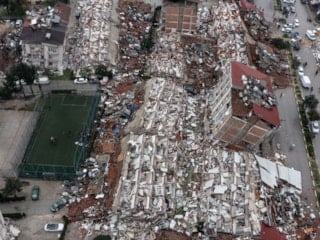 Asrın felaketinin 3'üncü yıl dönümünde deprem yalanları