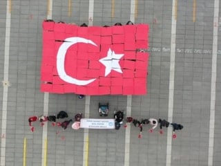 Bolu'da özel öğrencilerden 'Bayrak Sevgisi' gösterisi