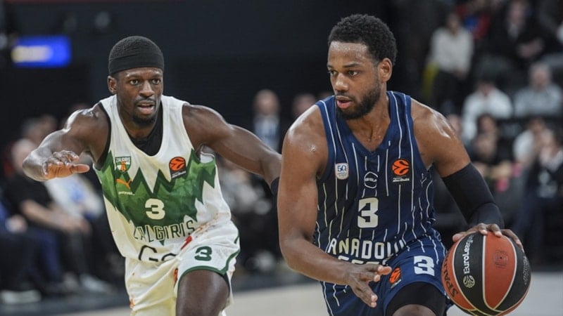 Anadolu Efes, Zalgiris'i devirdi