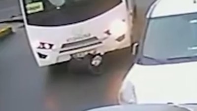 Tekirdağ'da midibüsün çarptığı kadın yaralandı