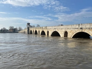 Edirne'de bulunan Meriç Nehri'nde su seviyesi artınca 'turuncu alarm' geldi