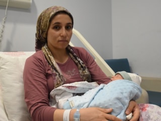 Malatya'da kızını depremde kaybeden anne, aynı tarihte doğum yaptı