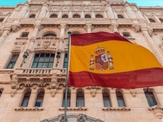 İspanya'da sosyal medya ve patronlarına karşı önlem