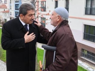 Esenler’de Sosyal Kart ile emeklilere anlamlı destek